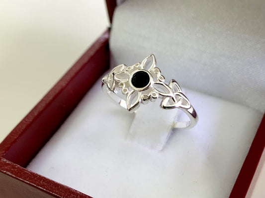 Anillo Nudo De Bruja Circón Negro