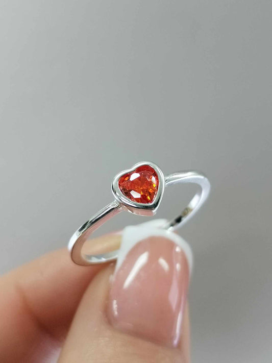 Anillo corazón rojo